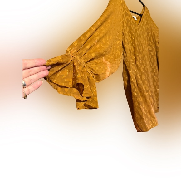 🍂 Bar III Toffee Leaf-Pattern Blouse 🍂 - Picture 2 of 5